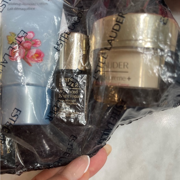 Estée Lauder Advanced Night Repair Set - Picture 4 of 10